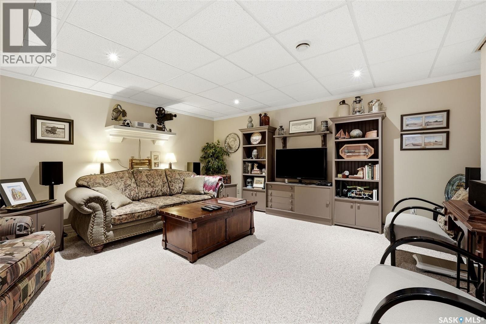 7 Cowie Road, Regina, SK - Indoor Photo Showing Living Room