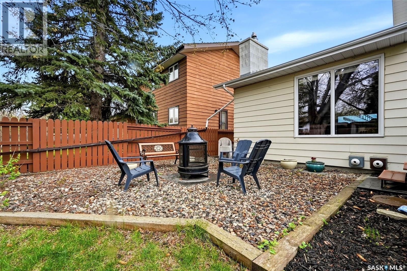 7 Cowie Road, Regina, SK - Outdoor
