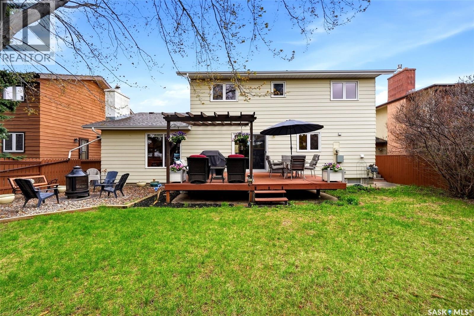 7 Cowie Road, Regina, SK - Outdoor With Deck Patio Veranda With Exterior