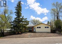723 Field DRIVE Swift Current, SK S9H 4C4