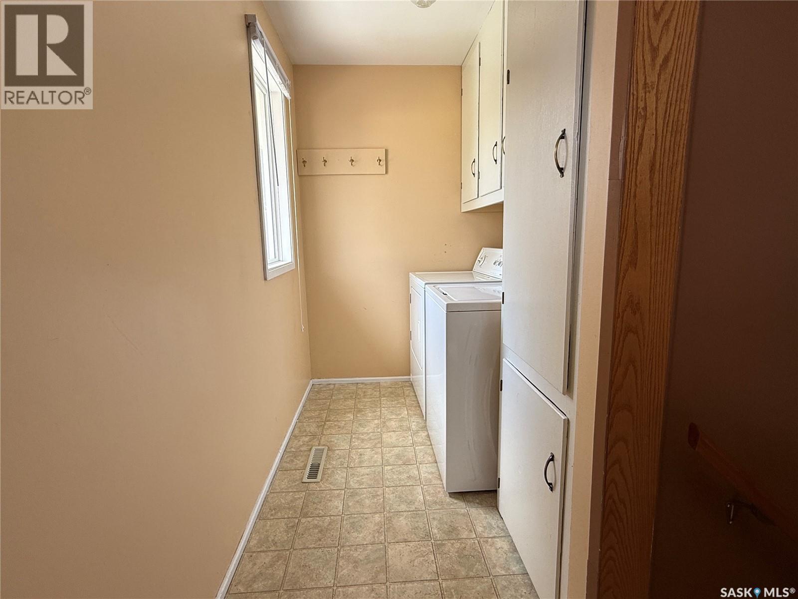 723 Field Drive, Swift Current, SK