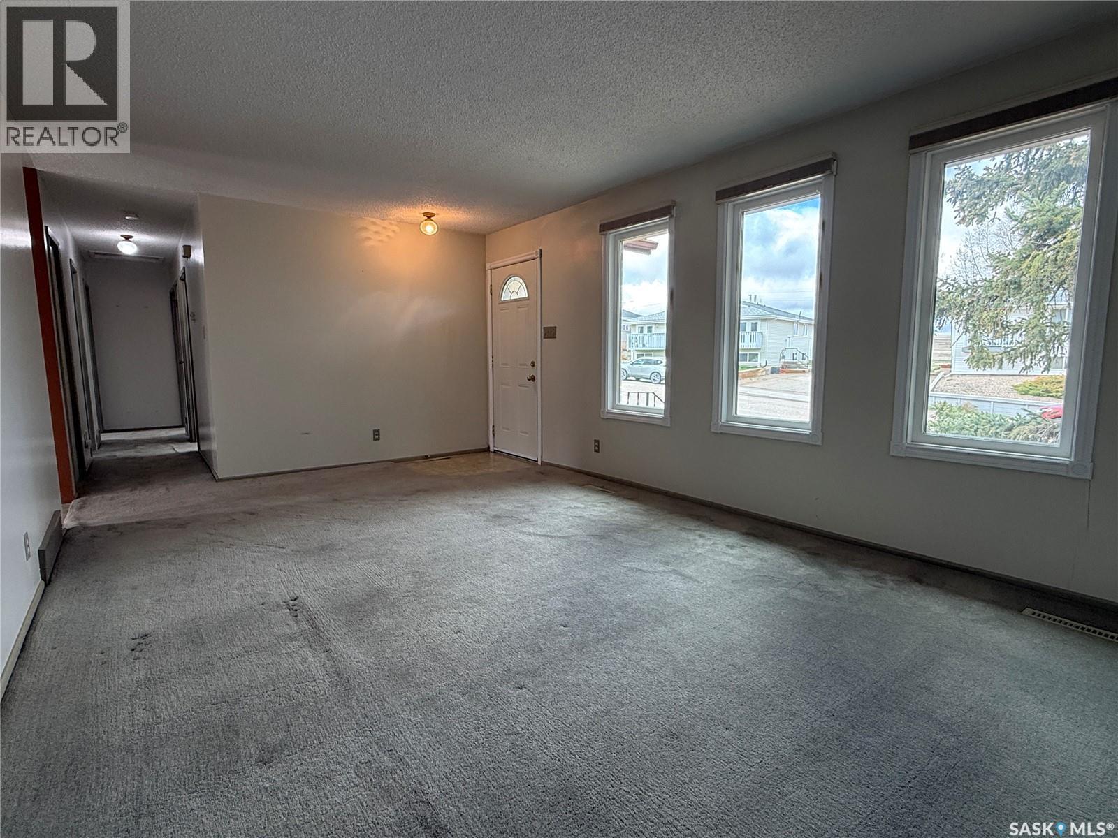 723 Field Drive, Swift Current, SK