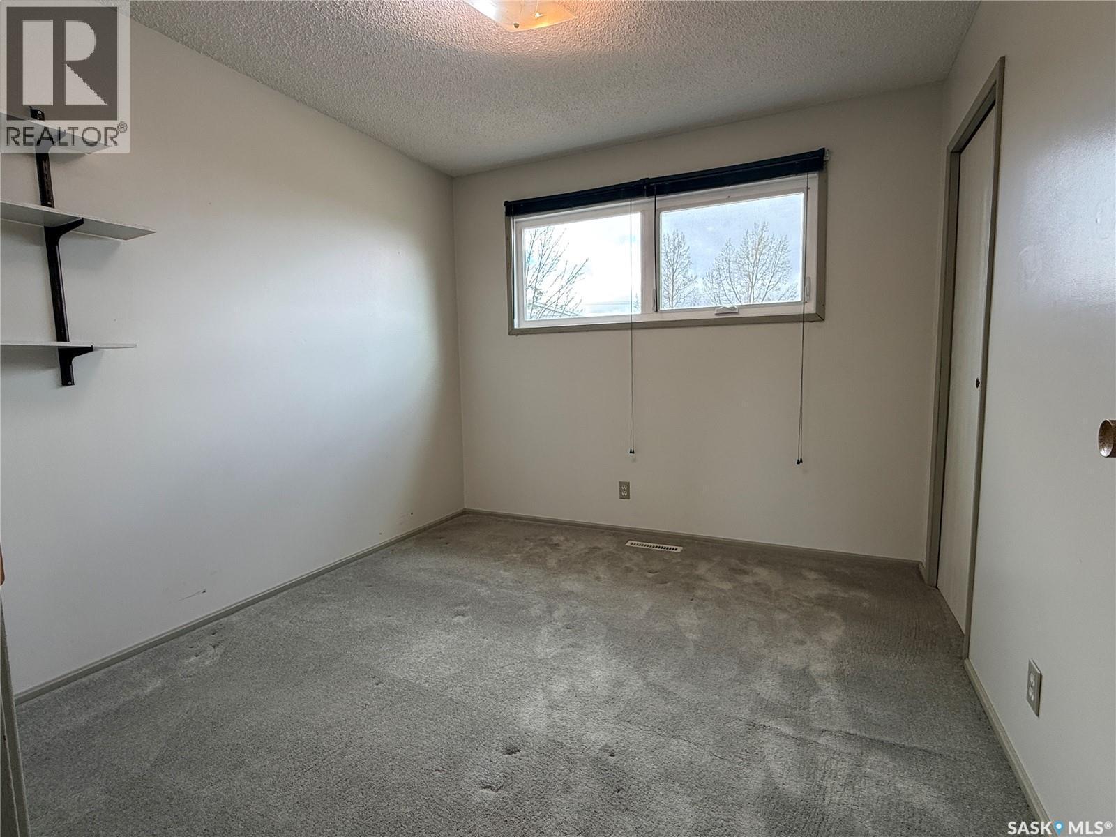 723 Field Drive, Swift Current, SK