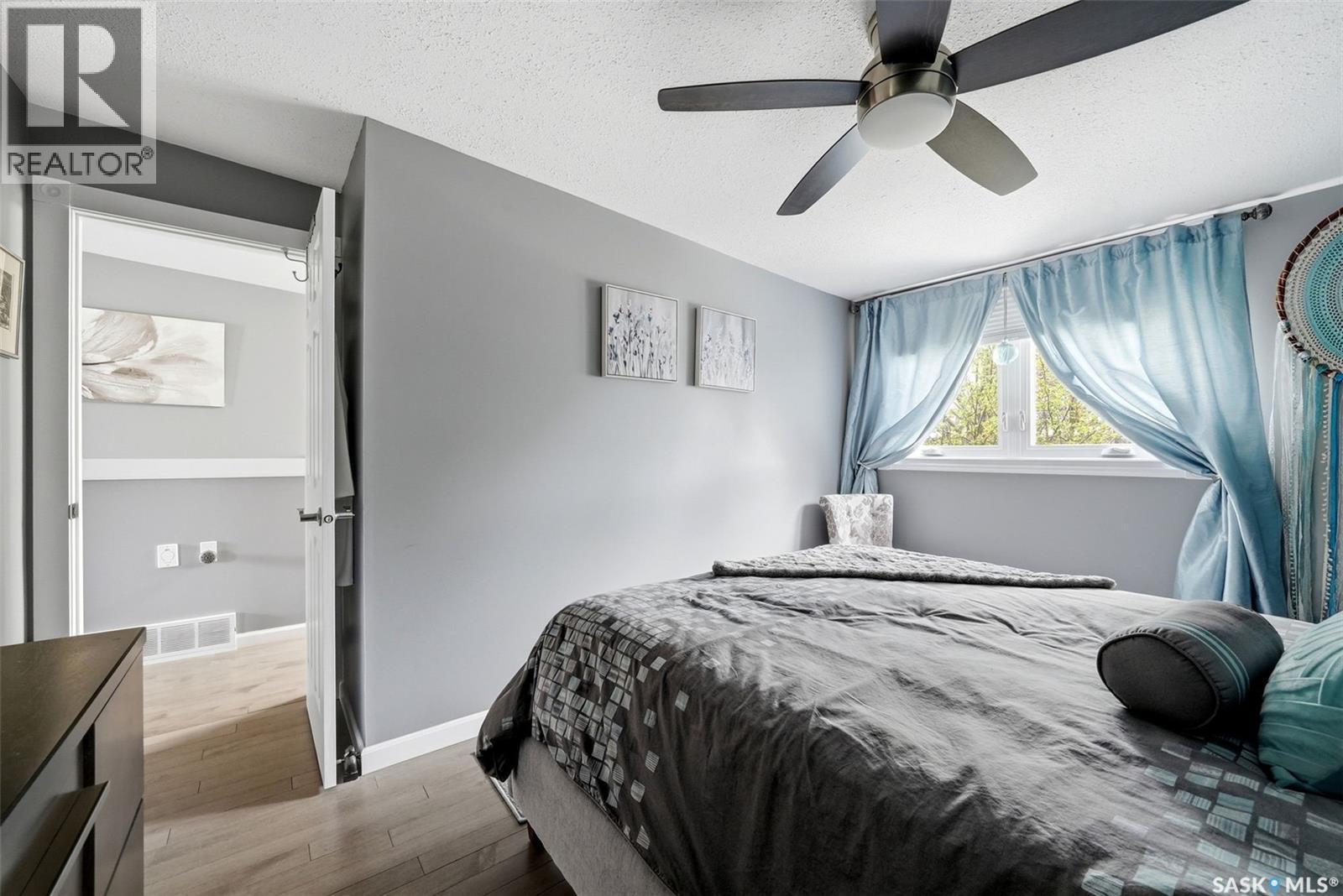 35 Spruceview Road, Regina, SK - Indoor Photo Showing Bedroom