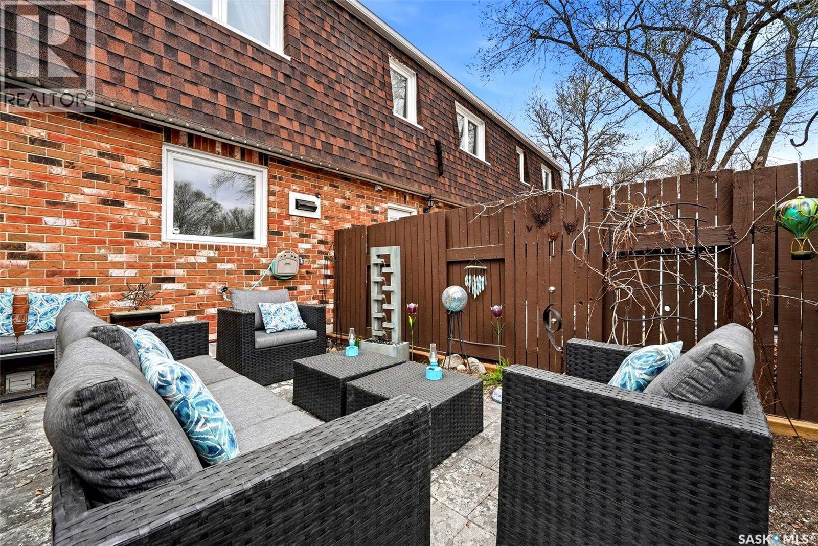 35 Spruceview Road, Regina, SK - Outdoor