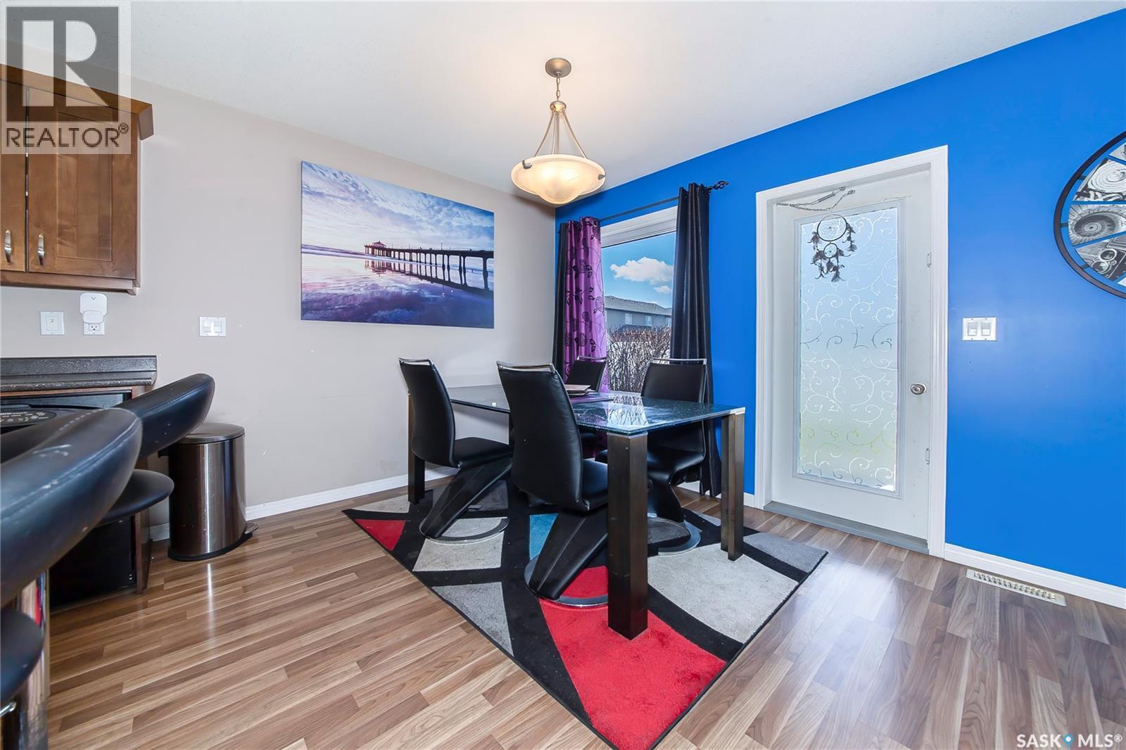2 547 East Hampton Boulevard, Saskatoon, SK - Indoor