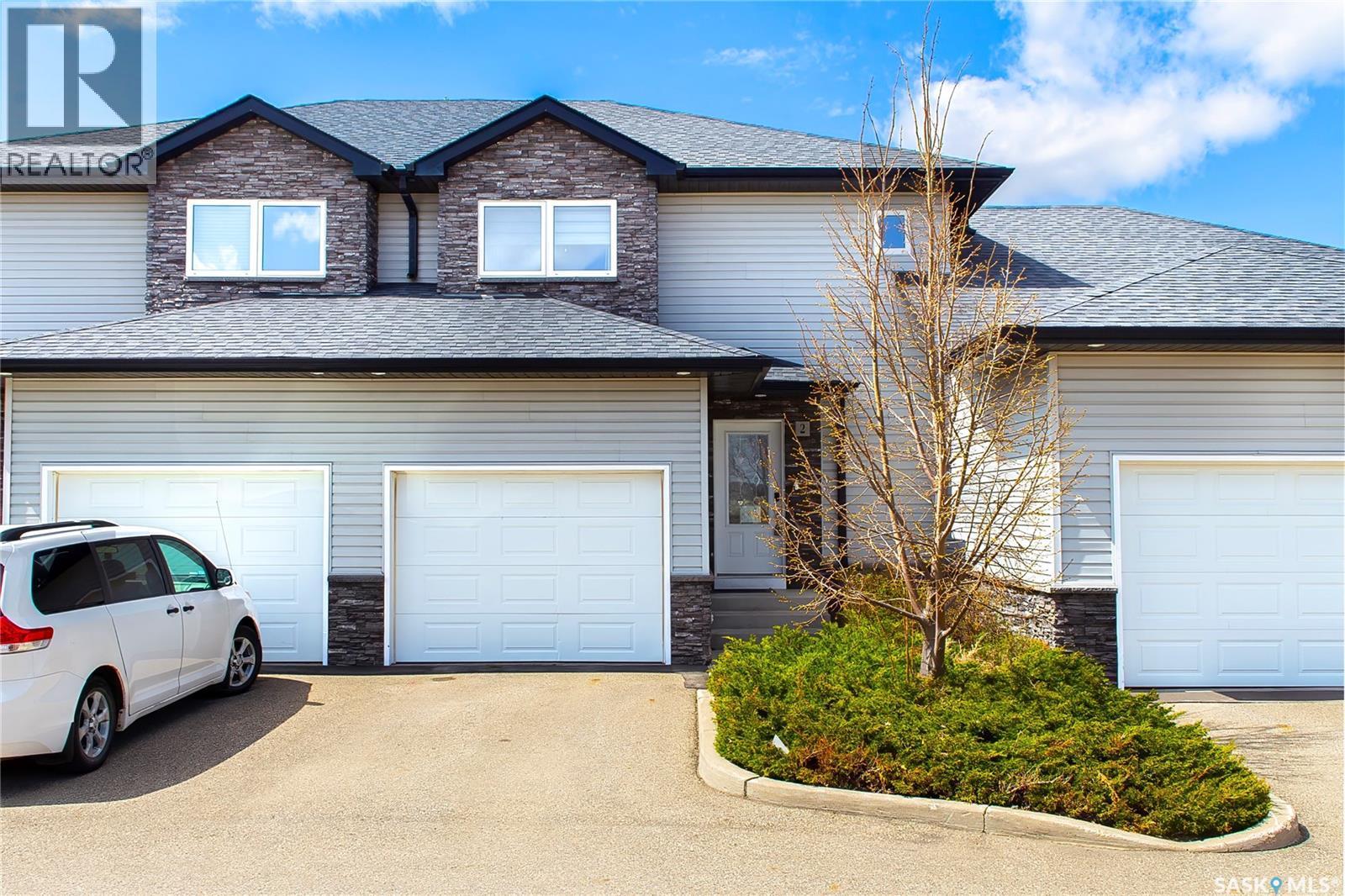 2 547 East Hampton Boulevard, Saskatoon, SK - Outdoor