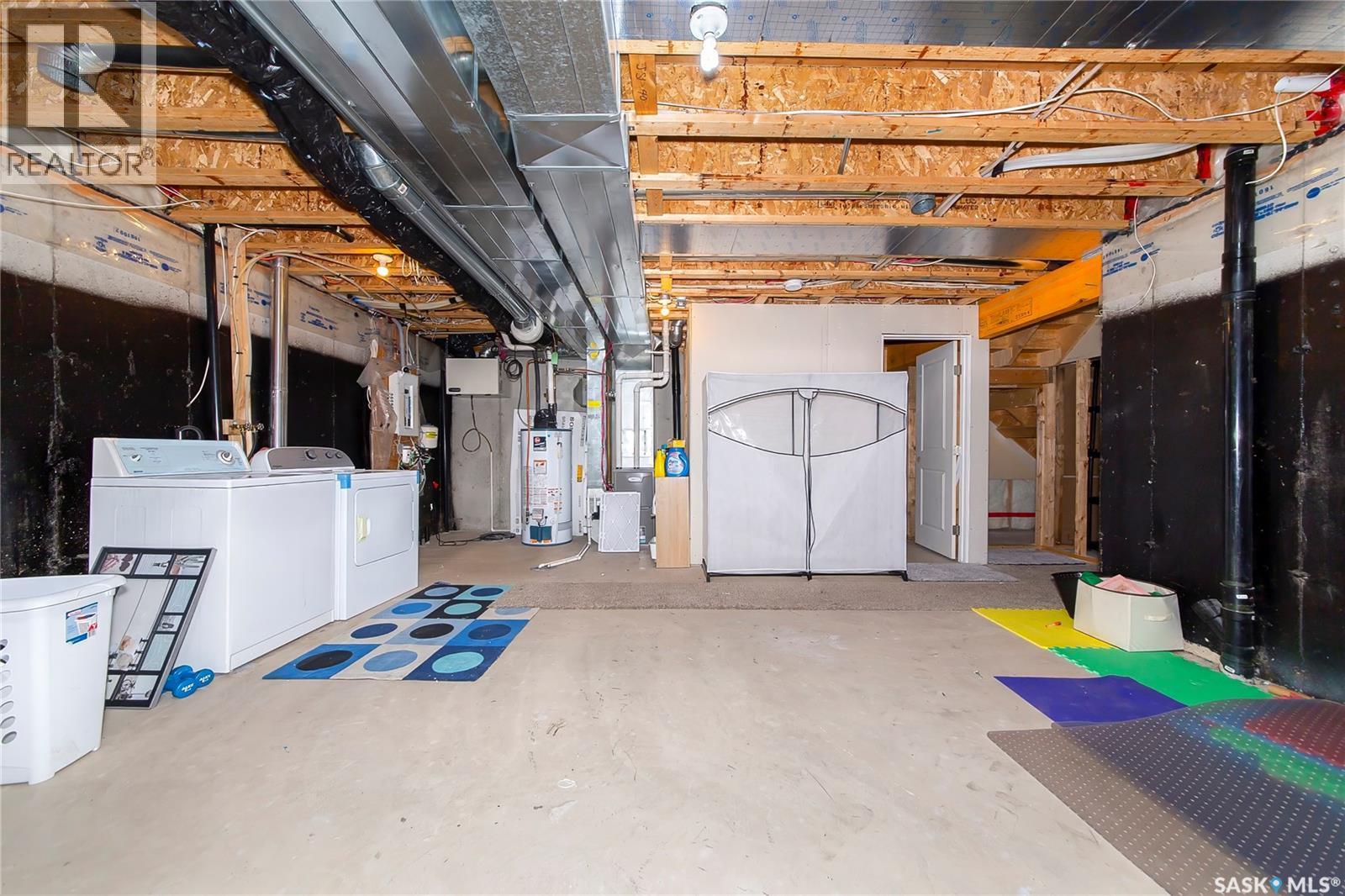 2 547 East Hampton Boulevard, Saskatoon, SK - Indoor Photo Showing Other Room