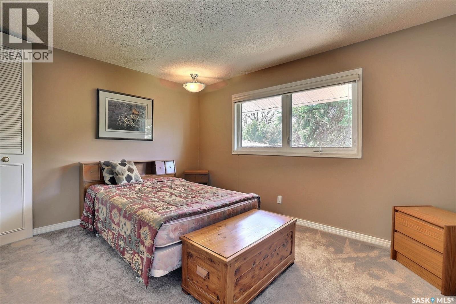 97 Compton Road, Regina, SK - Indoor Photo Showing Bedroom