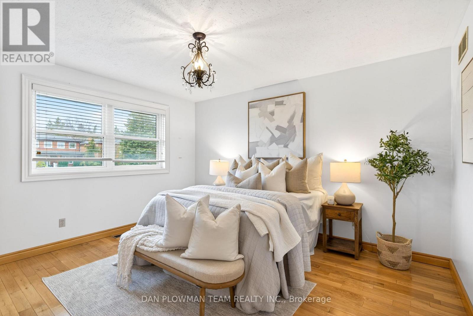 357 Powell Road, Whitby, ON - Indoor Photo Showing Bedroom