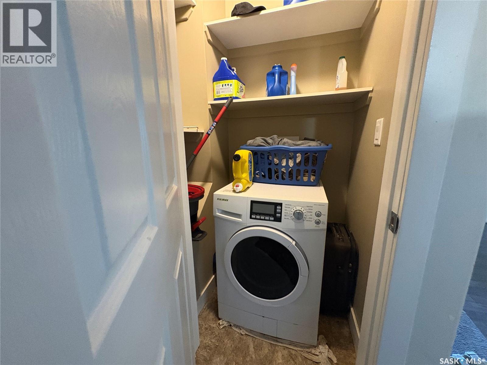 3 2060 Lorne Street, Regina, SK - Indoor Photo Showing Laundry Room