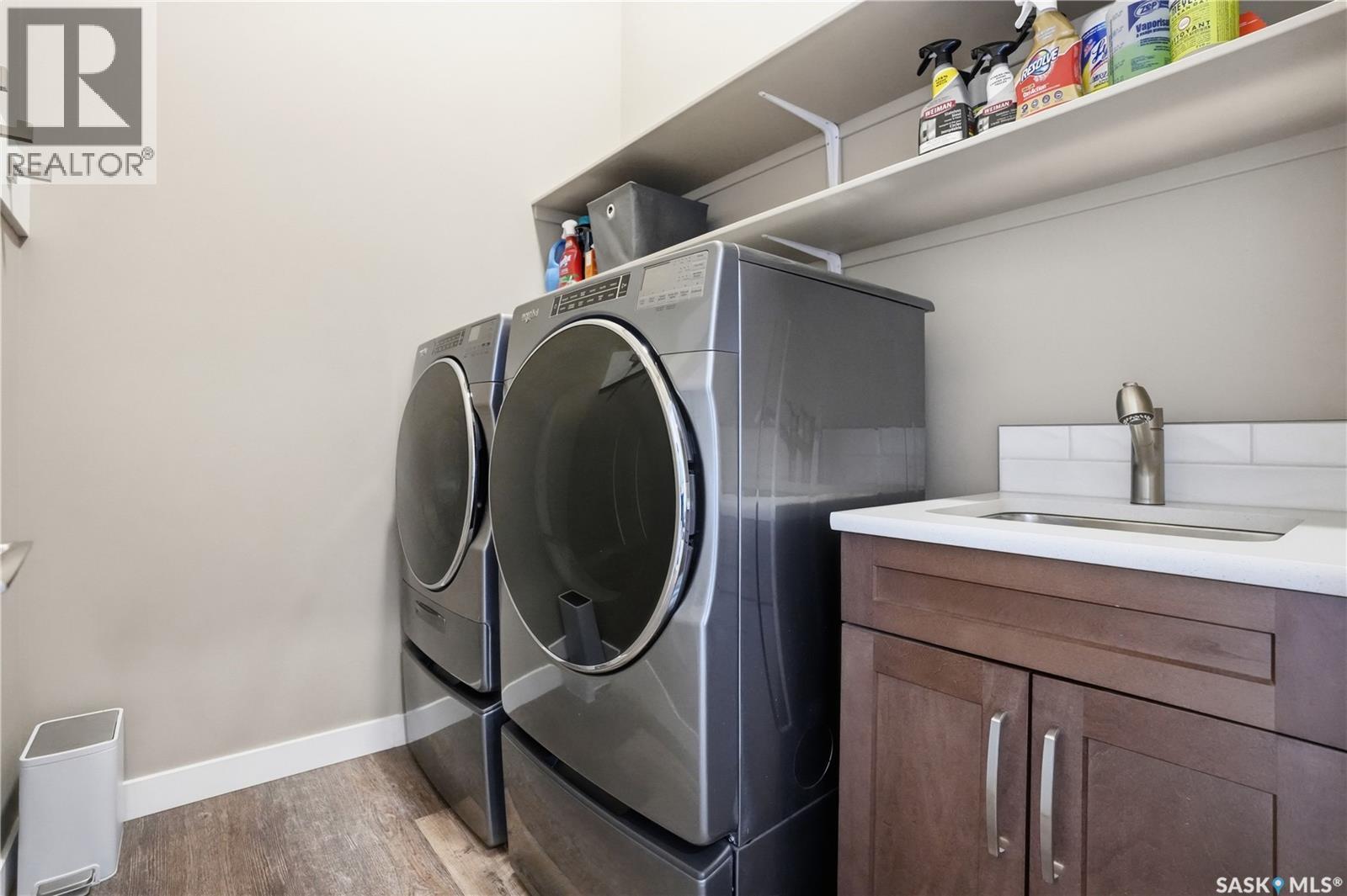 4264 Elderberry Crescent E, Regina, SK - Indoor Photo Showing Laundry Room