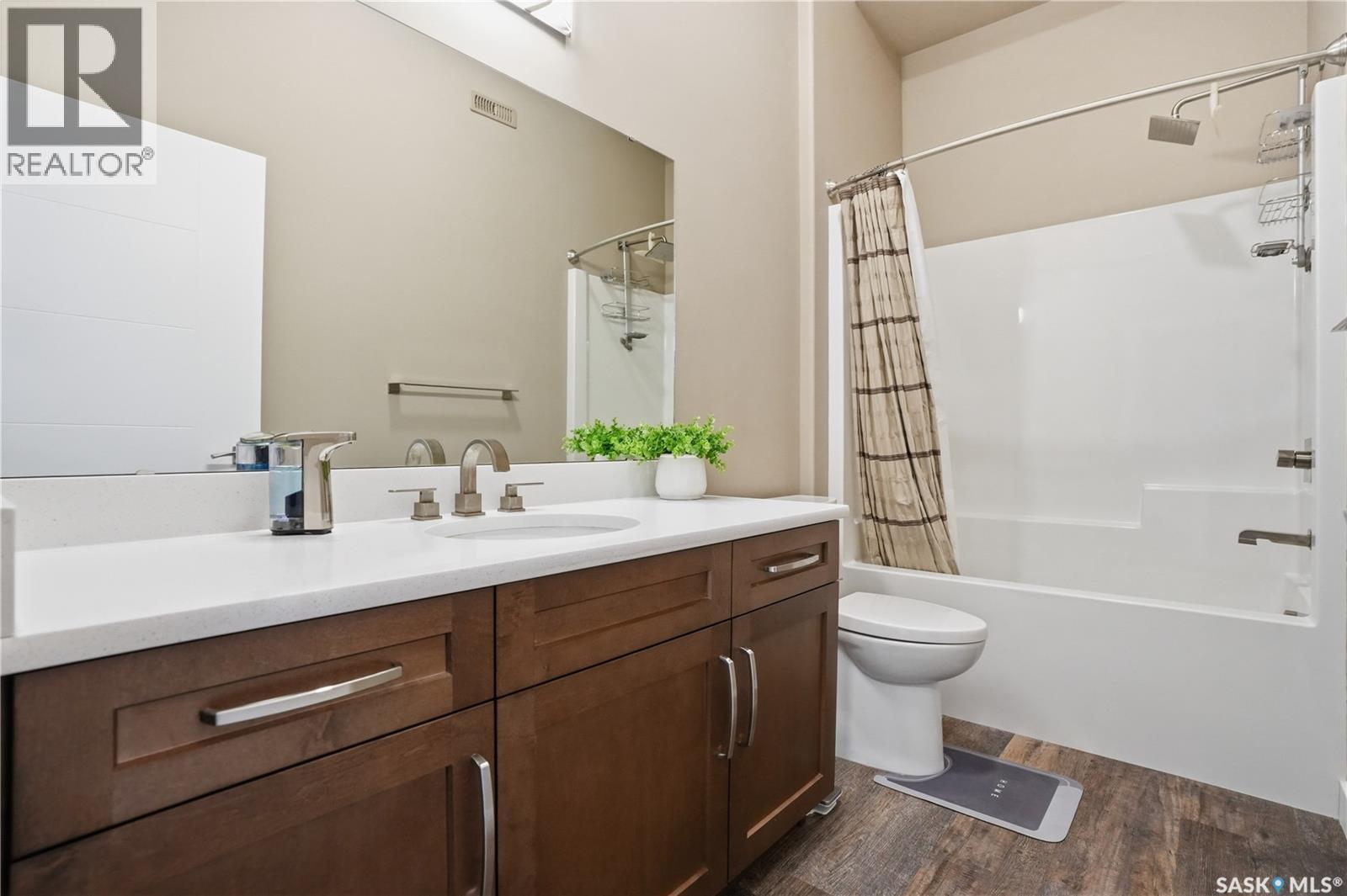 4264 Elderberry Crescent E, Regina, SK - Indoor Photo Showing Bathroom