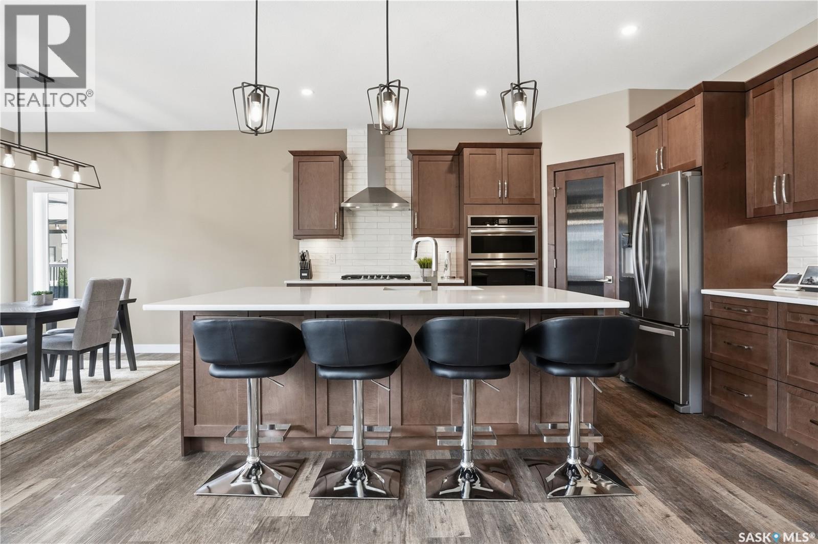 4264 Elderberry Crescent E, Regina, SK - Indoor Photo Showing Kitchen With Upgraded Kitchen