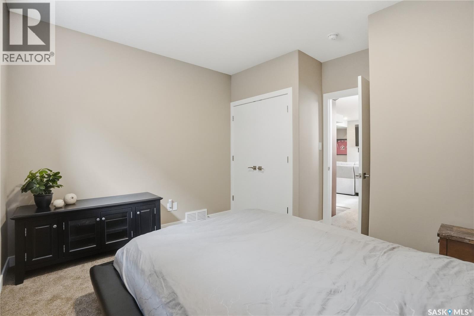 4264 Elderberry Crescent E, Regina, SK - Indoor Photo Showing Bedroom