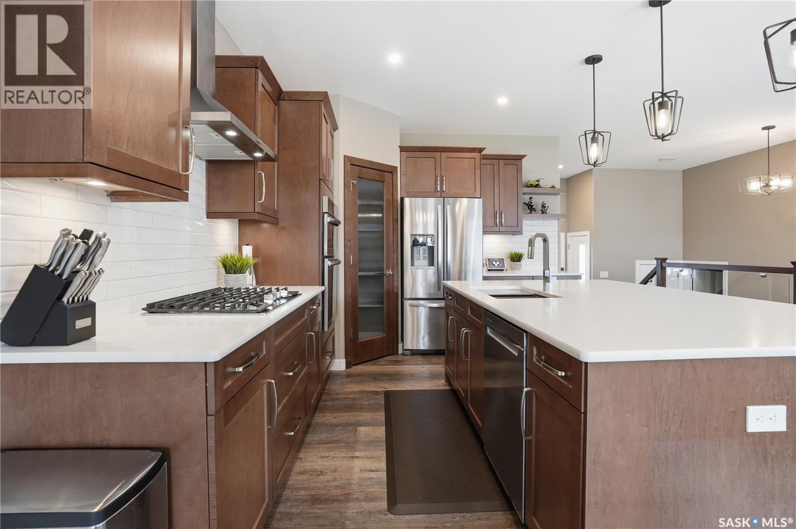 4264 Elderberry Crescent E, Regina, SK - Indoor Photo Showing Kitchen With Upgraded Kitchen