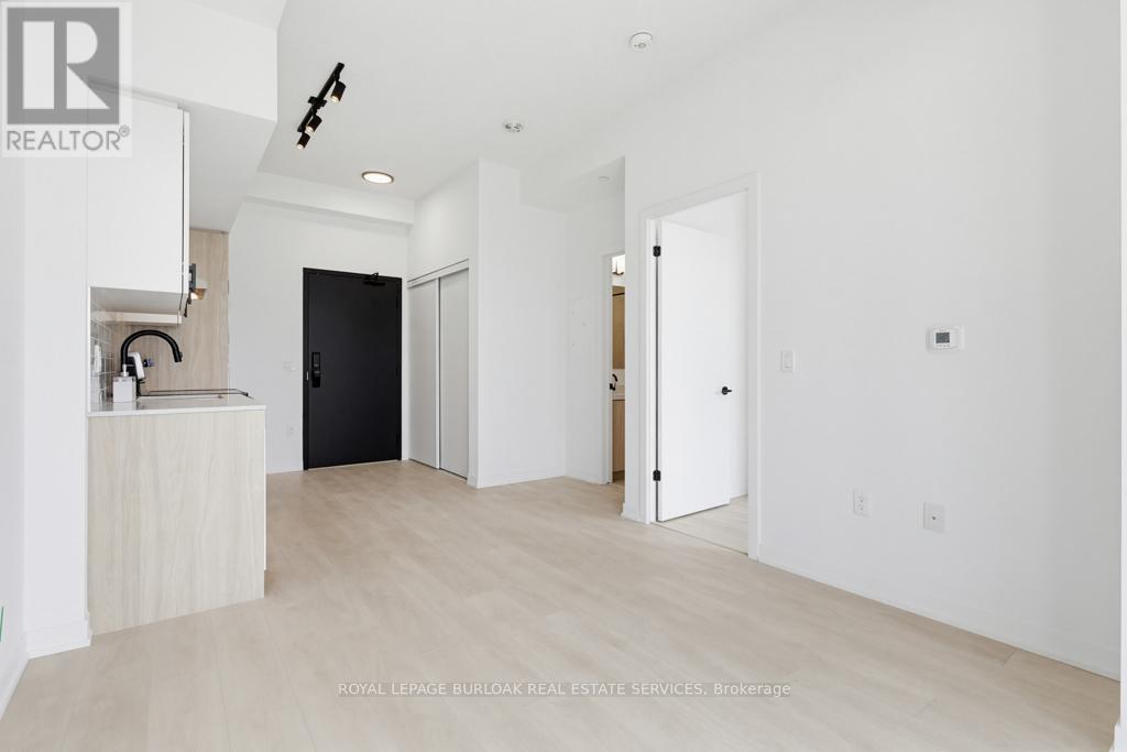 D904 - 4878 Powers Common, Burlington, ON - Indoor Photo Showing Other Room