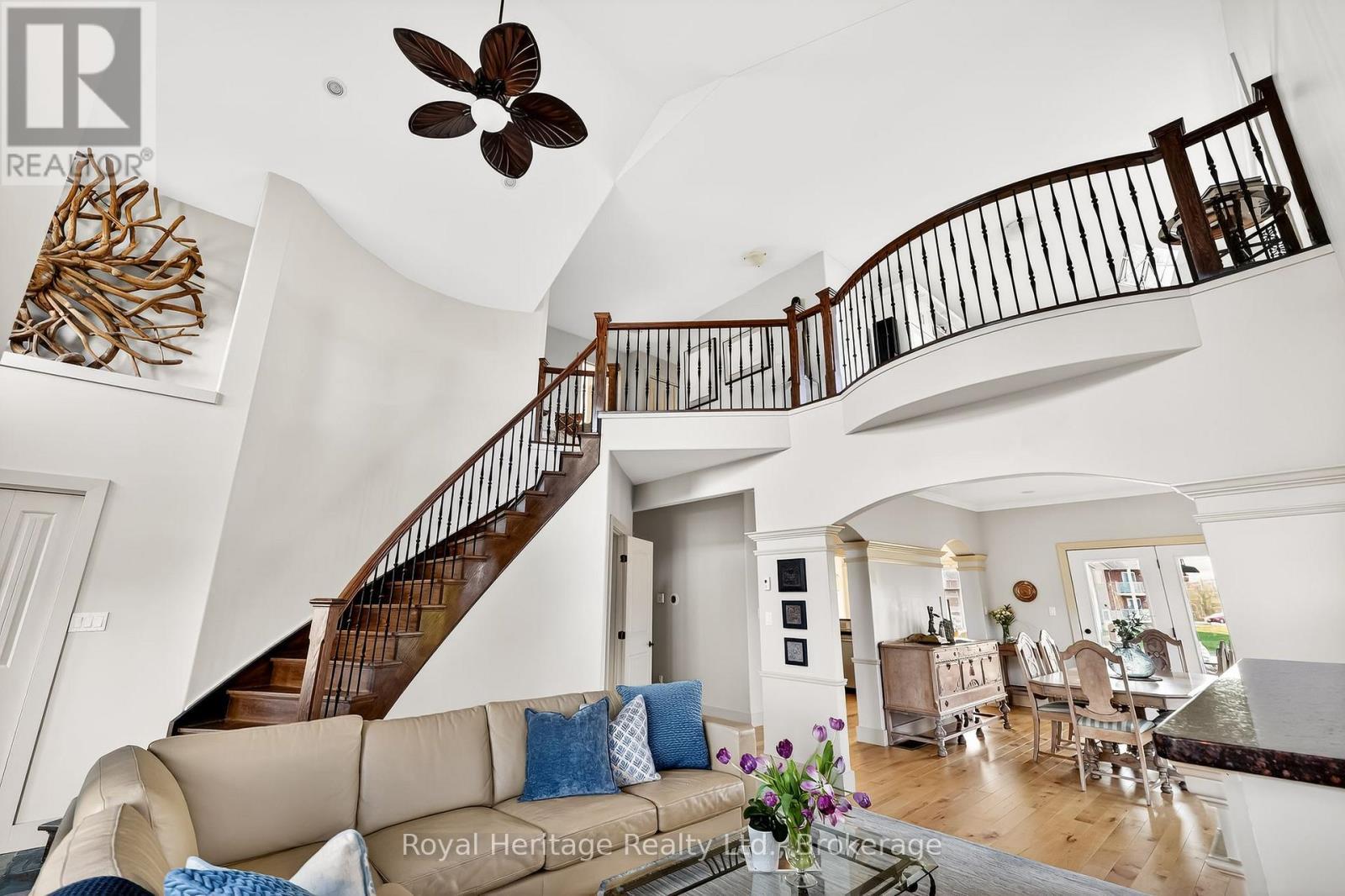 32 Edgewater Drive, Brighton, ON - Indoor Photo Showing Living Room