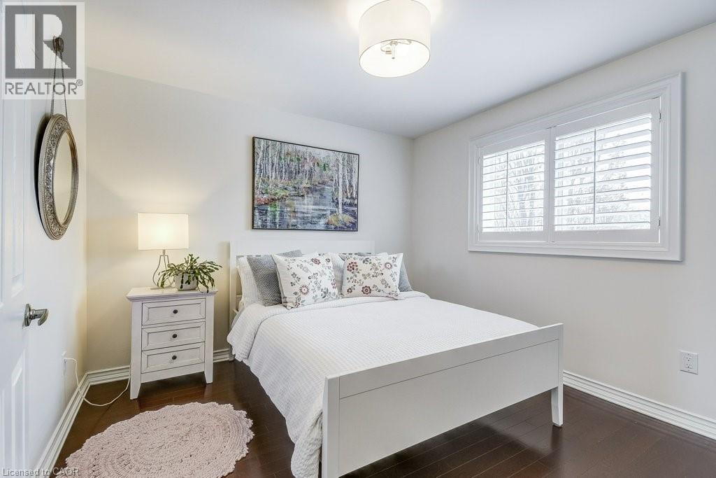 2080 Mckerlie Crescent, Burlington, ON - Indoor Photo Showing Bedroom