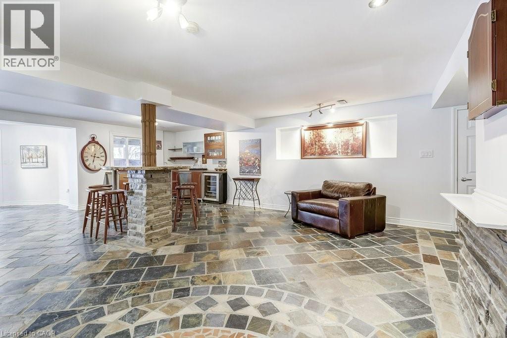 2080 Mckerlie Crescent, Burlington, ON - Indoor