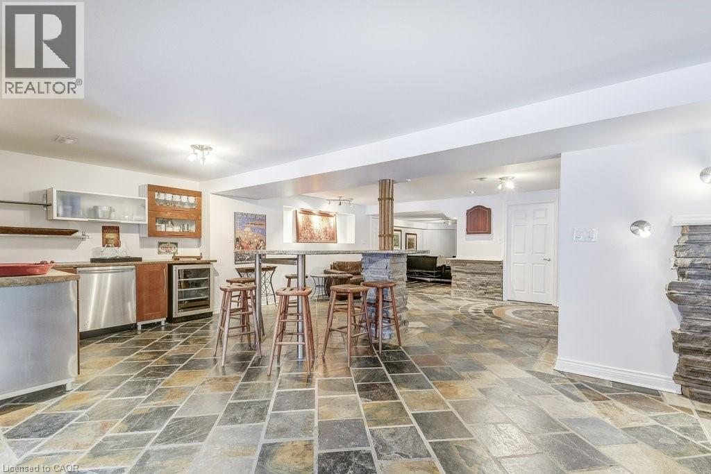 2080 Mckerlie Crescent, Burlington, ON - Indoor