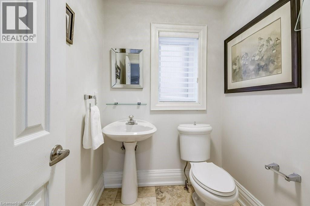 2080 Mckerlie Crescent, Burlington, ON - Indoor Photo Showing Bathroom