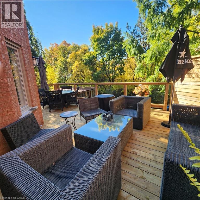 2080 Mckerlie Crescent, Burlington, ON - Outdoor With Deck Patio Veranda