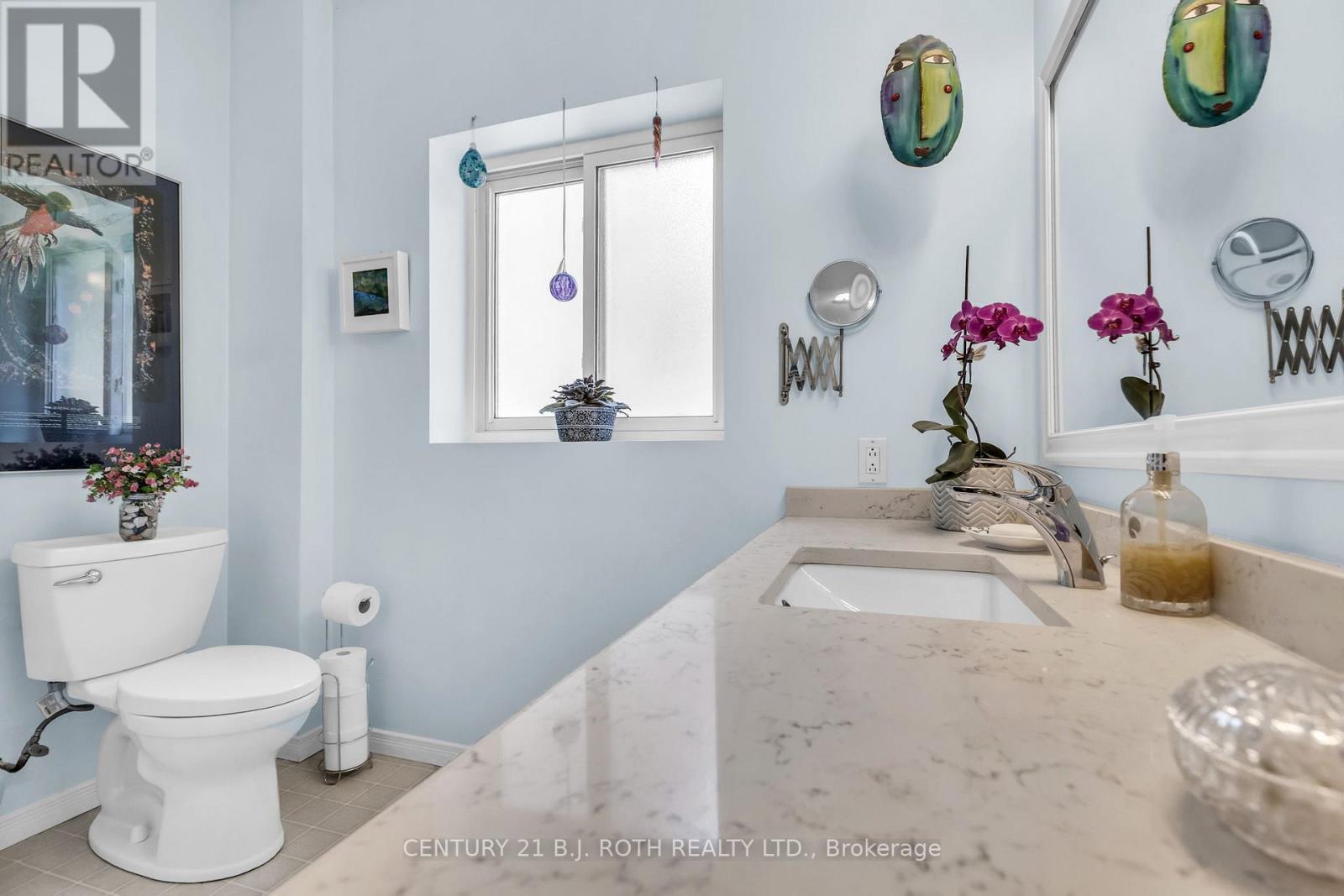 32 Samuel Street, Kitchener, ON - Indoor Photo Showing Bathroom
