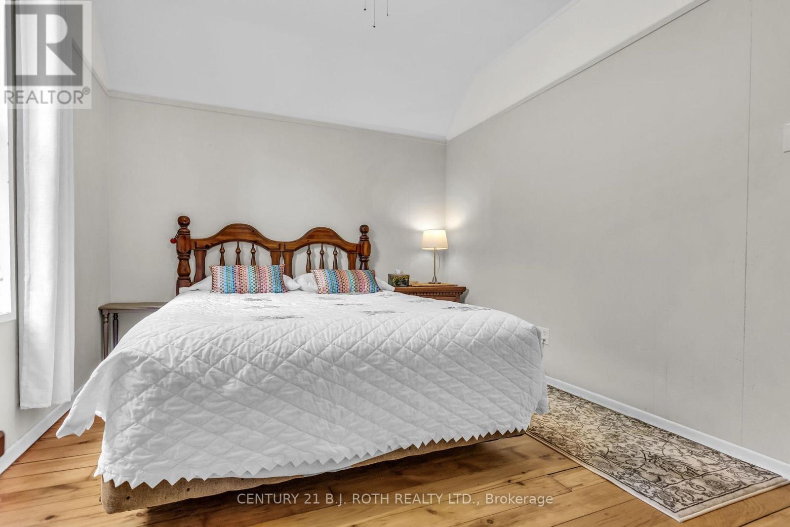 32 Samuel Street, Kitchener, ON - Indoor Photo Showing Bedroom