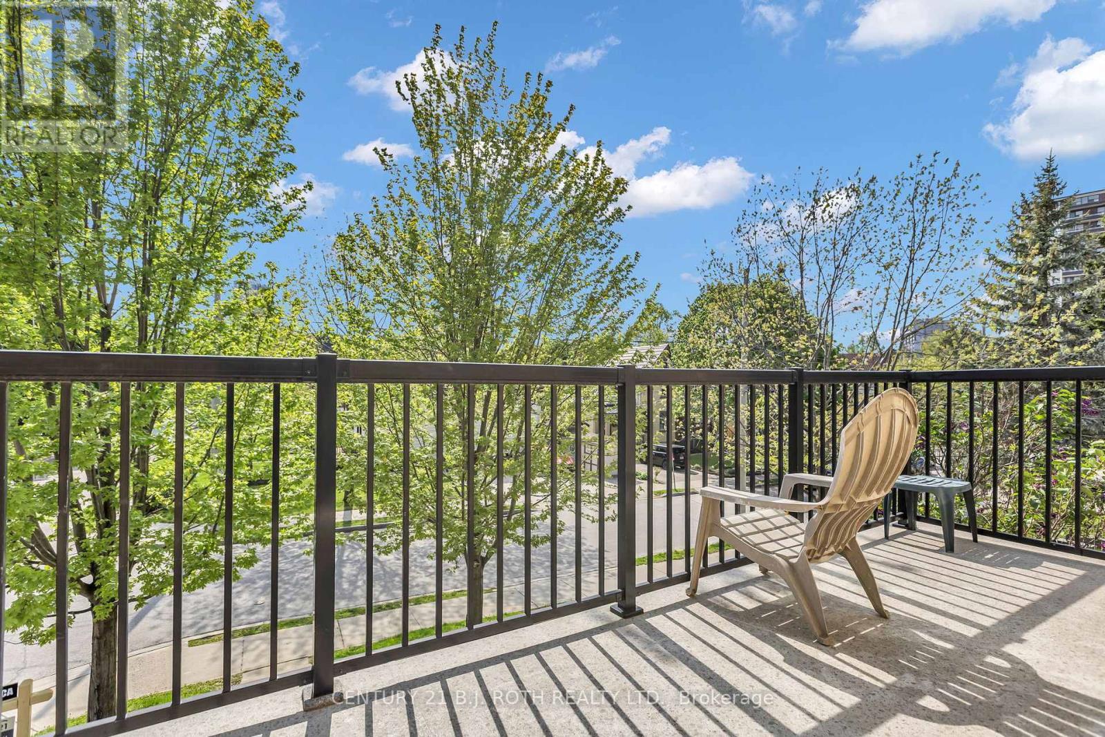 32 Samuel Street, Kitchener, ON - Outdoor