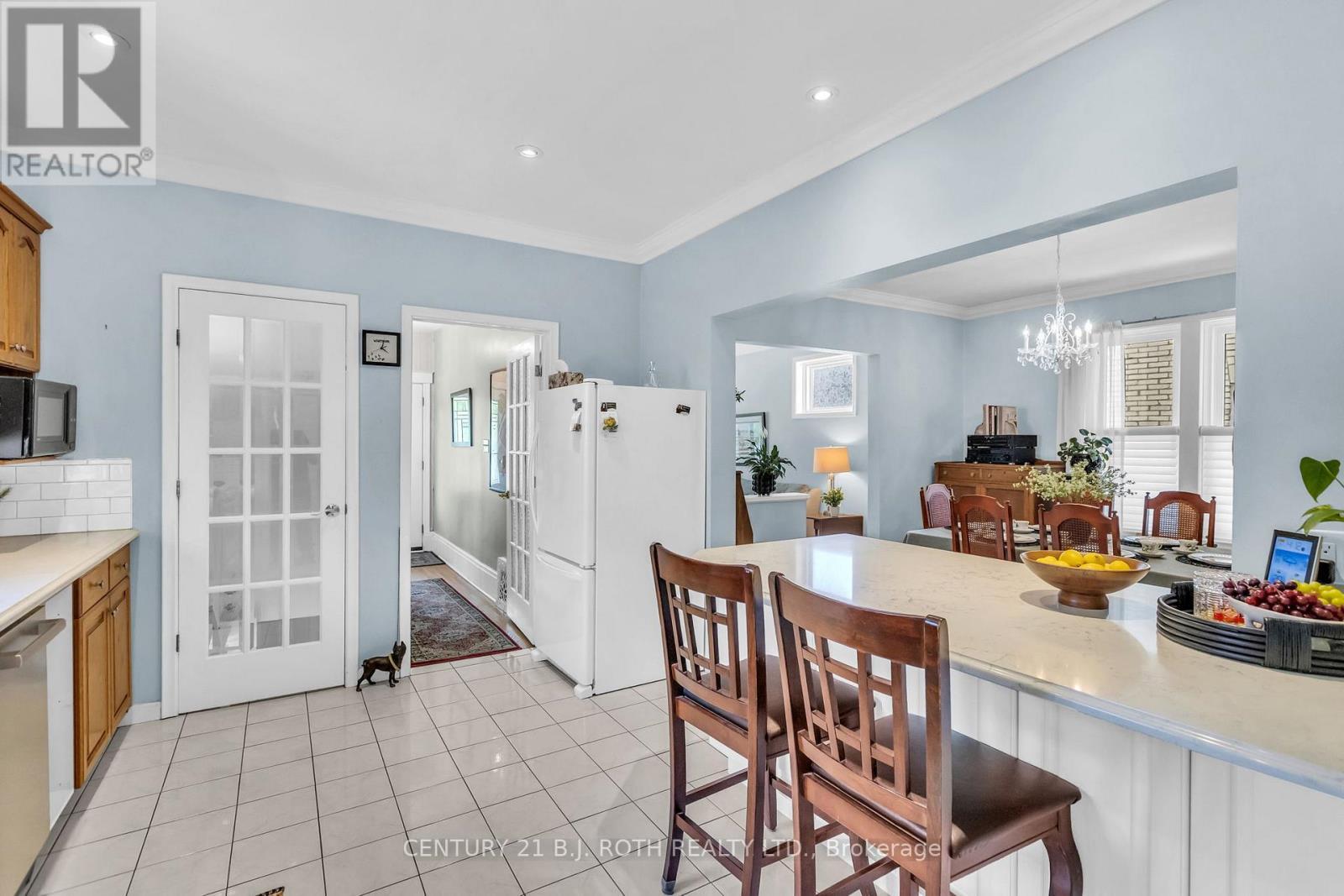 32 Samuel Street, Kitchener, ON - Indoor