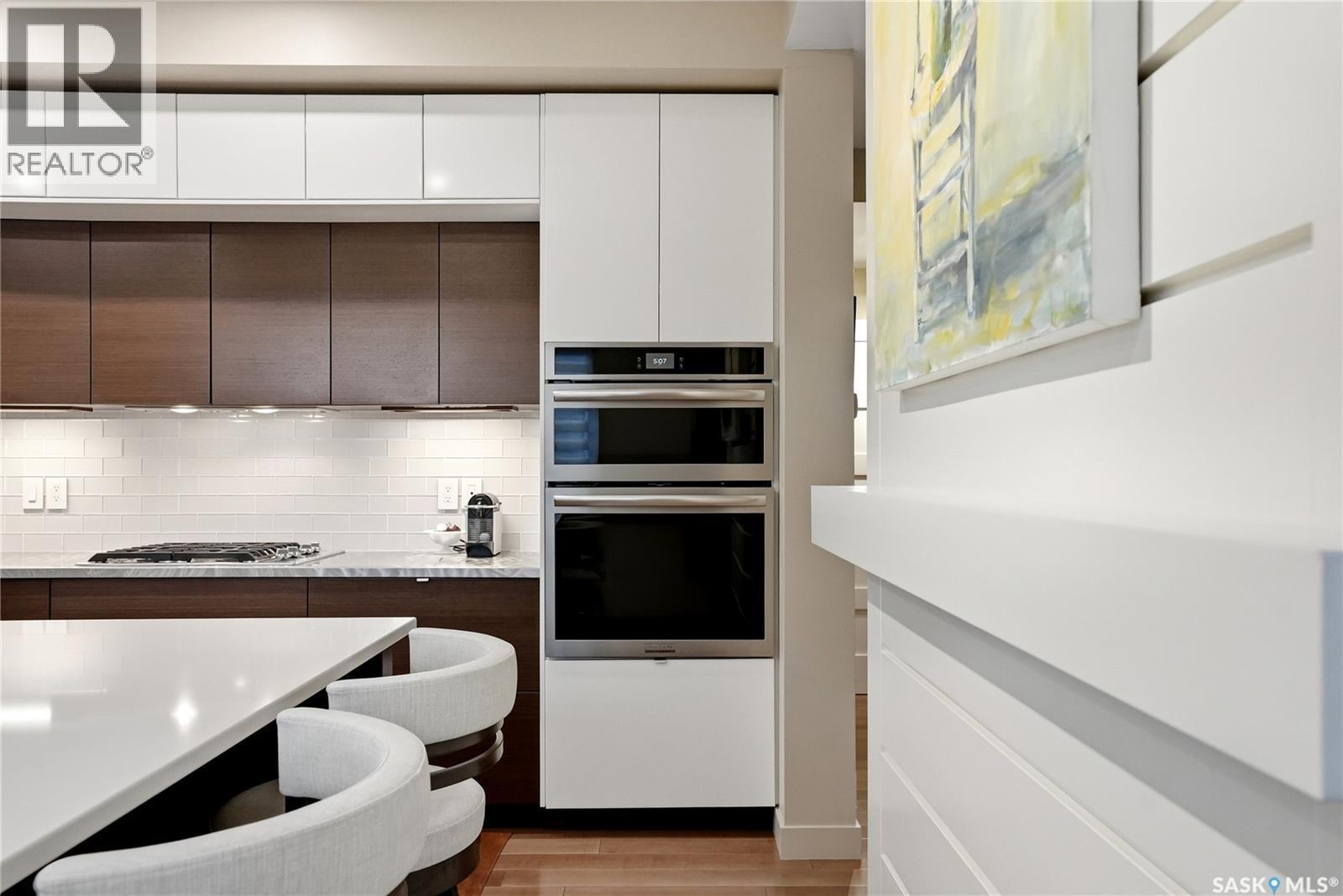 1212 Broadway Avenue E, Saskatoon, SK - Indoor Photo Showing Kitchen With Upgraded Kitchen