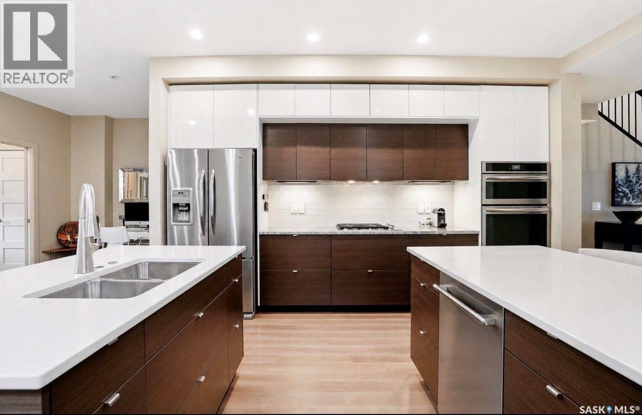1212 Broadway Avenue E, Saskatoon, SK - Indoor Photo Showing Kitchen With Double Sink With Upgraded Kitchen