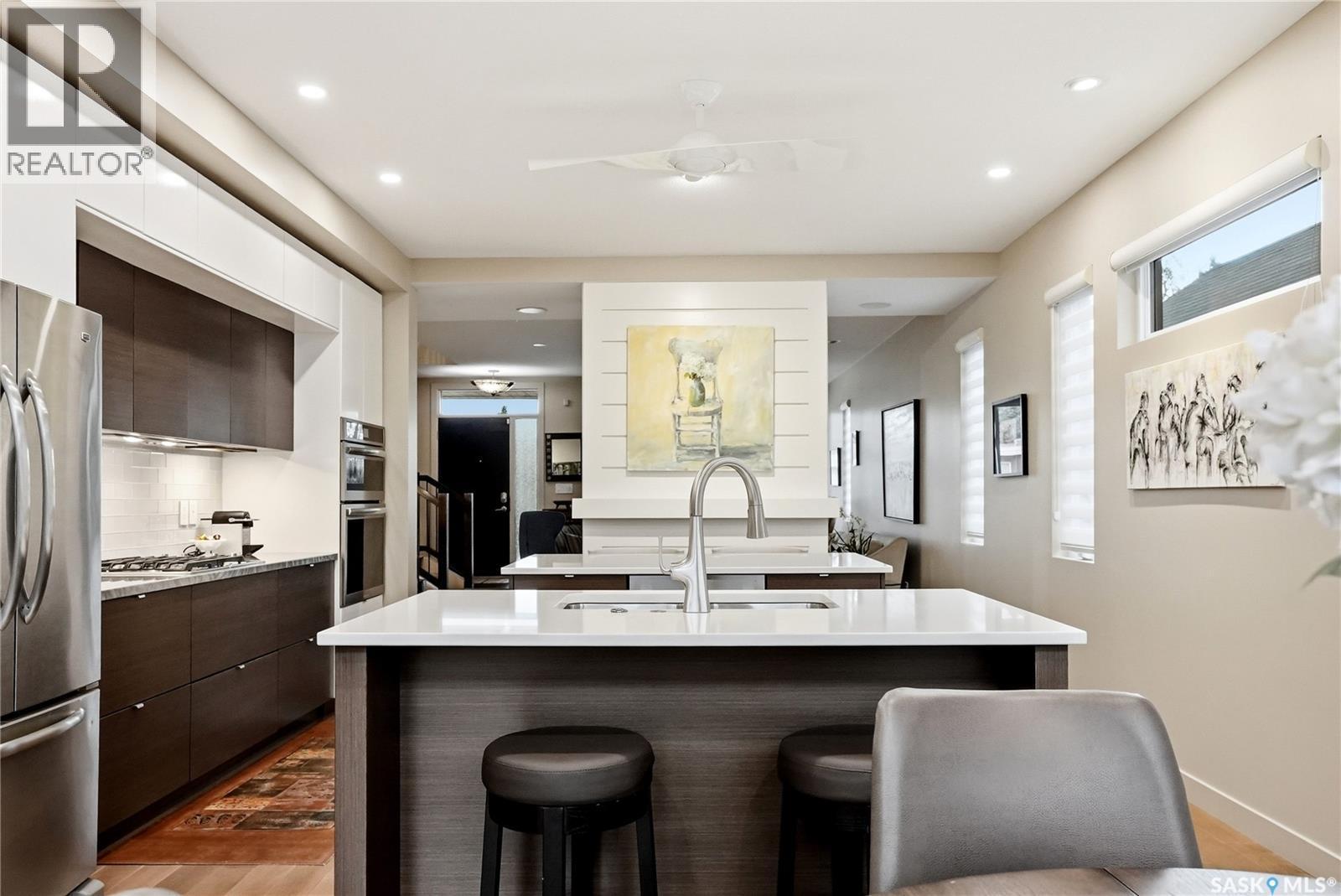 1212 Broadway Avenue E, Saskatoon, SK - Indoor Photo Showing Kitchen With Upgraded Kitchen