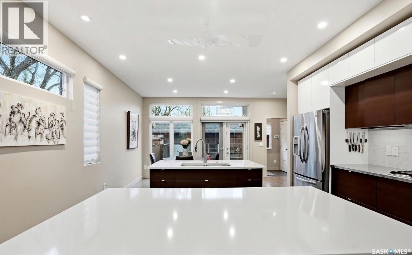 1212 Broadway Avenue E, Saskatoon, SK - Indoor Photo Showing Kitchen With Upgraded Kitchen