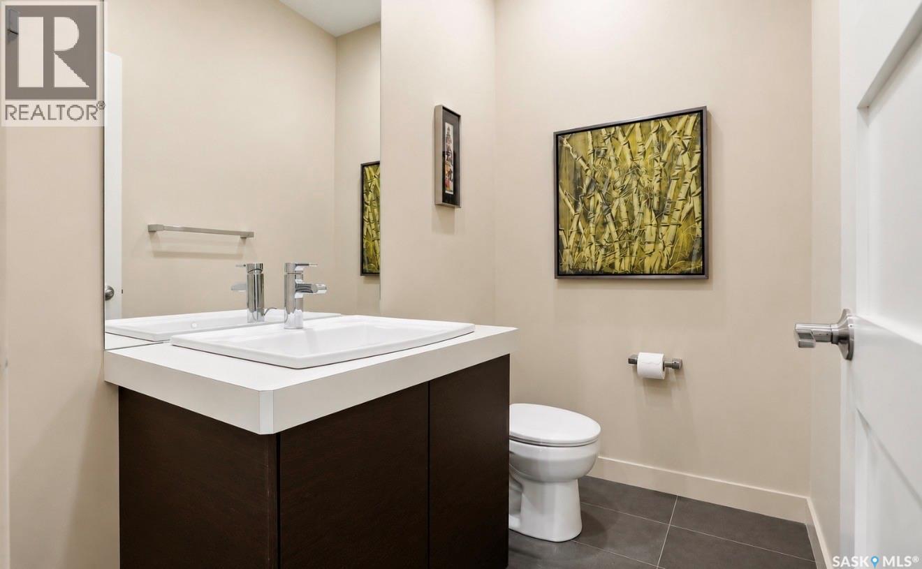 1212 Broadway Avenue E, Saskatoon, SK - Indoor Photo Showing Bathroom