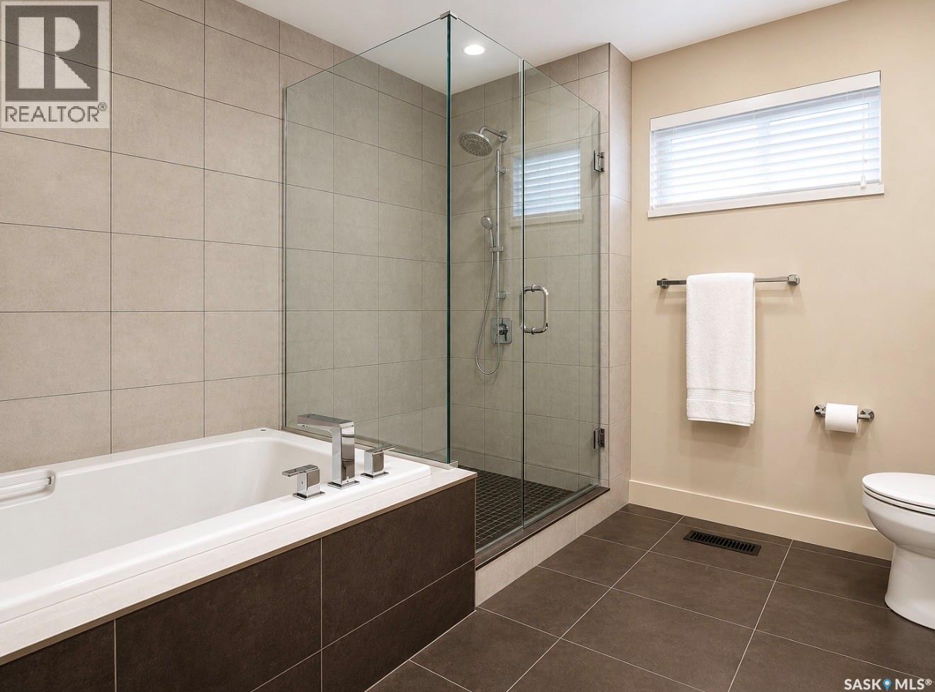 1212 Broadway Avenue E, Saskatoon, SK - Indoor Photo Showing Bathroom