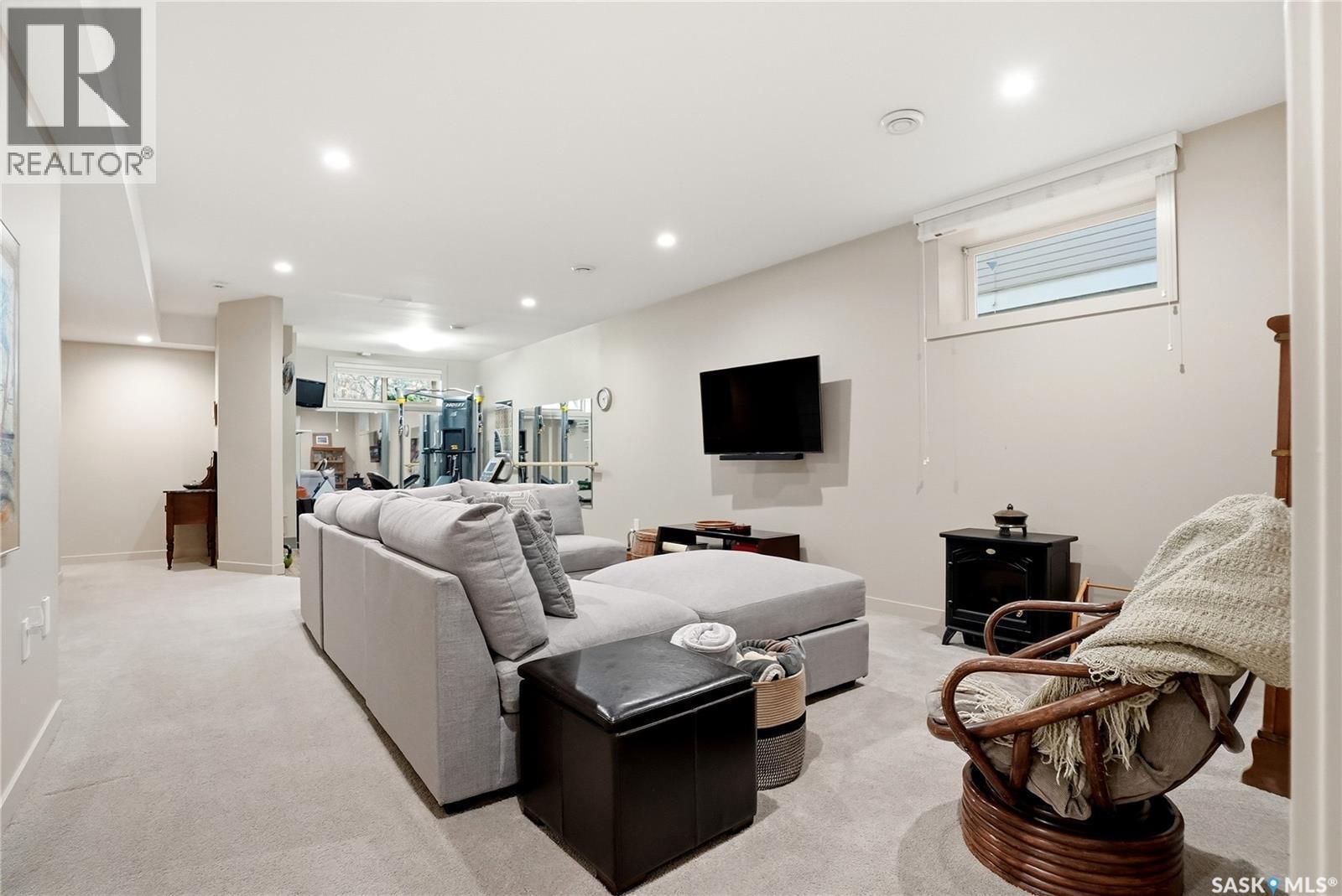 1212 Broadway Avenue E, Saskatoon, SK - Indoor