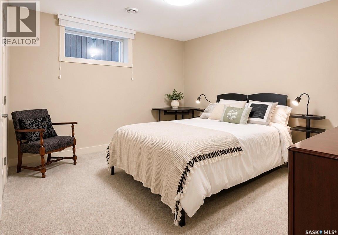 1212 Broadway Avenue E, Saskatoon, SK - Indoor Photo Showing Bedroom