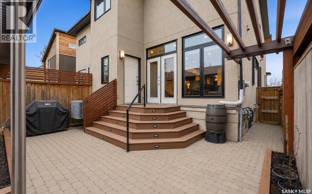 1212 Broadway Avenue E, Saskatoon, SK - Outdoor With Exterior