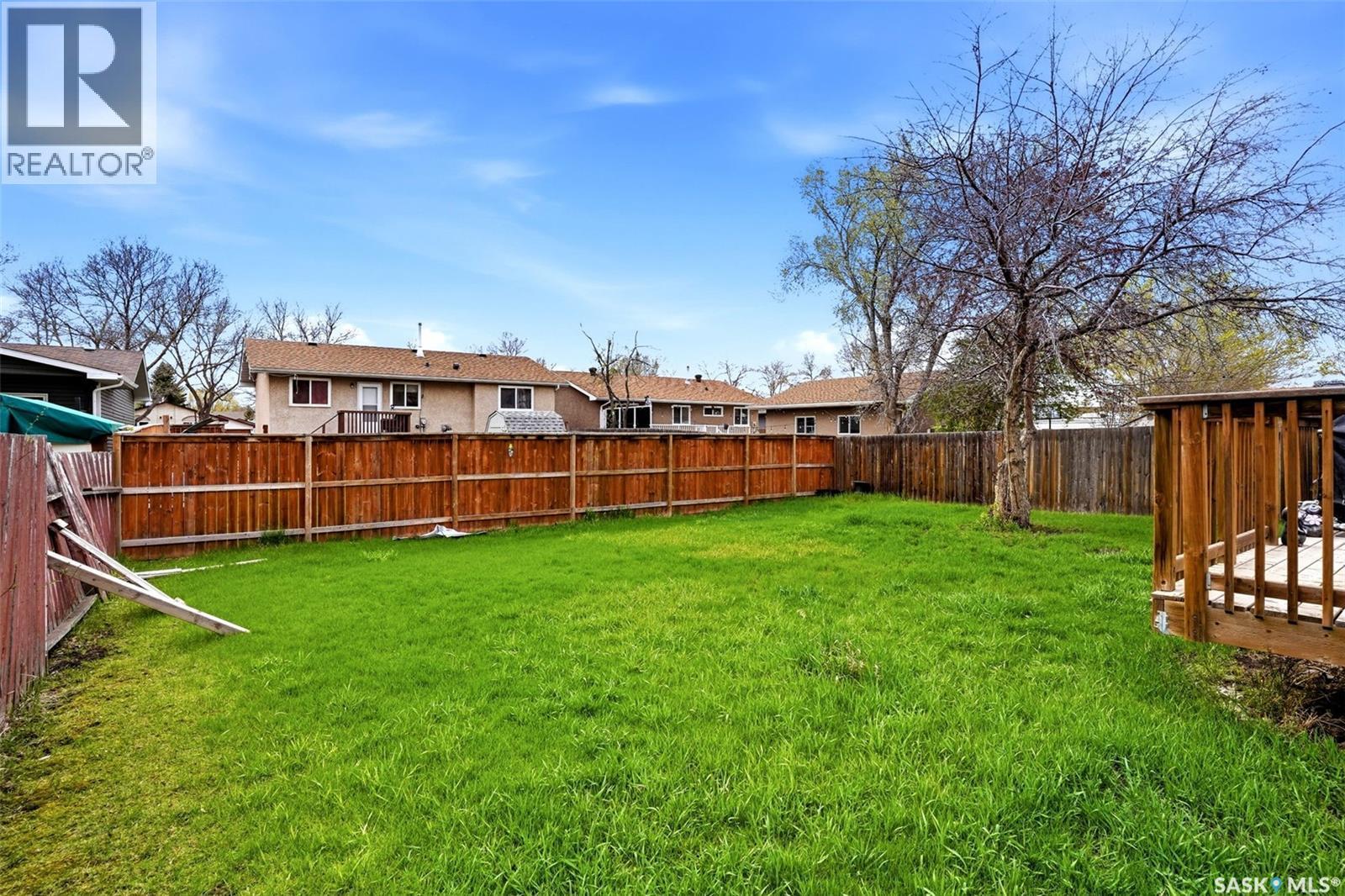 14 Diamond Street, Regina, SK - Outdoor With Backyard