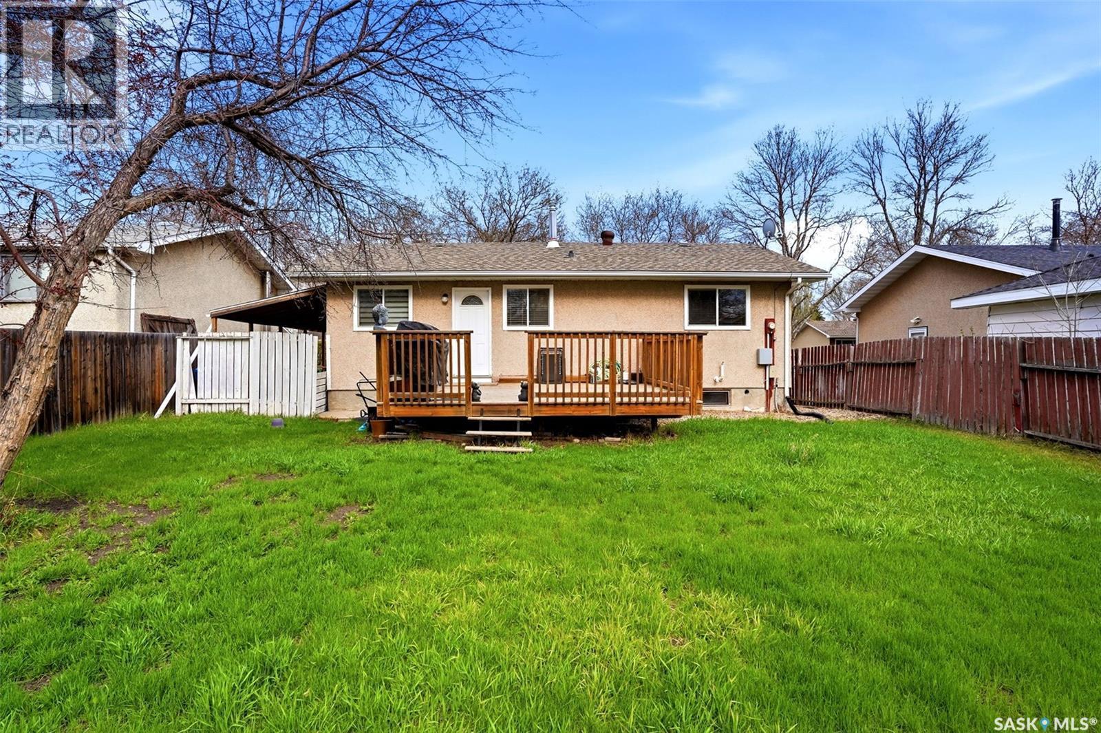 14 Diamond Street, Regina, SK - Outdoor With Deck Patio Veranda