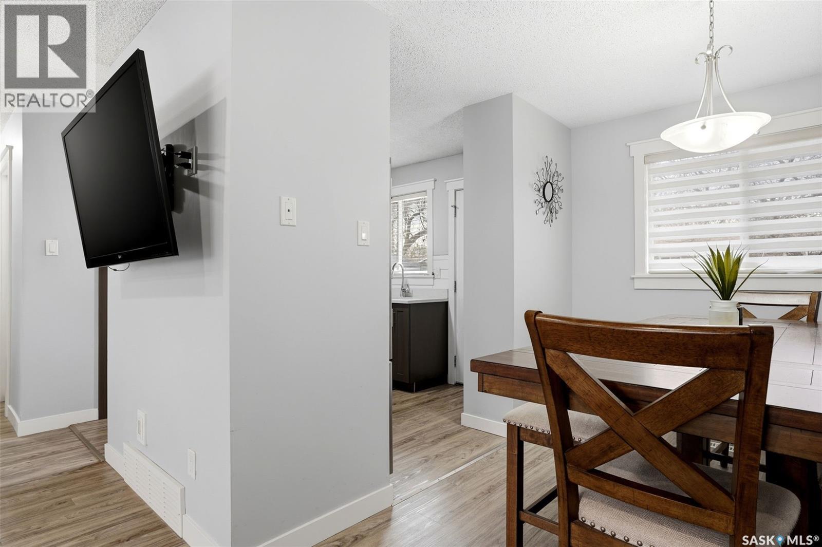 14 Diamond Street, Regina, SK - Indoor Photo Showing Dining Room