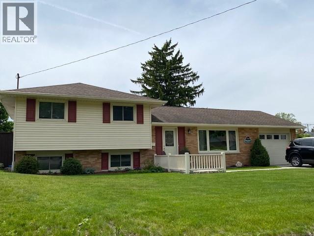 875 Champlain Road, Sarnia, ON - Outdoor