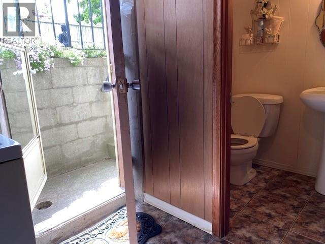 875 Champlain Road, Sarnia, ON - Indoor Photo Showing Bathroom