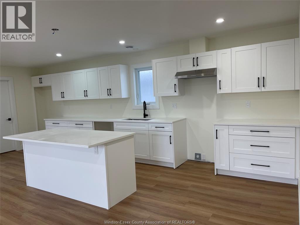 655 Stanley, Windsor, ON - Indoor Photo Showing Kitchen