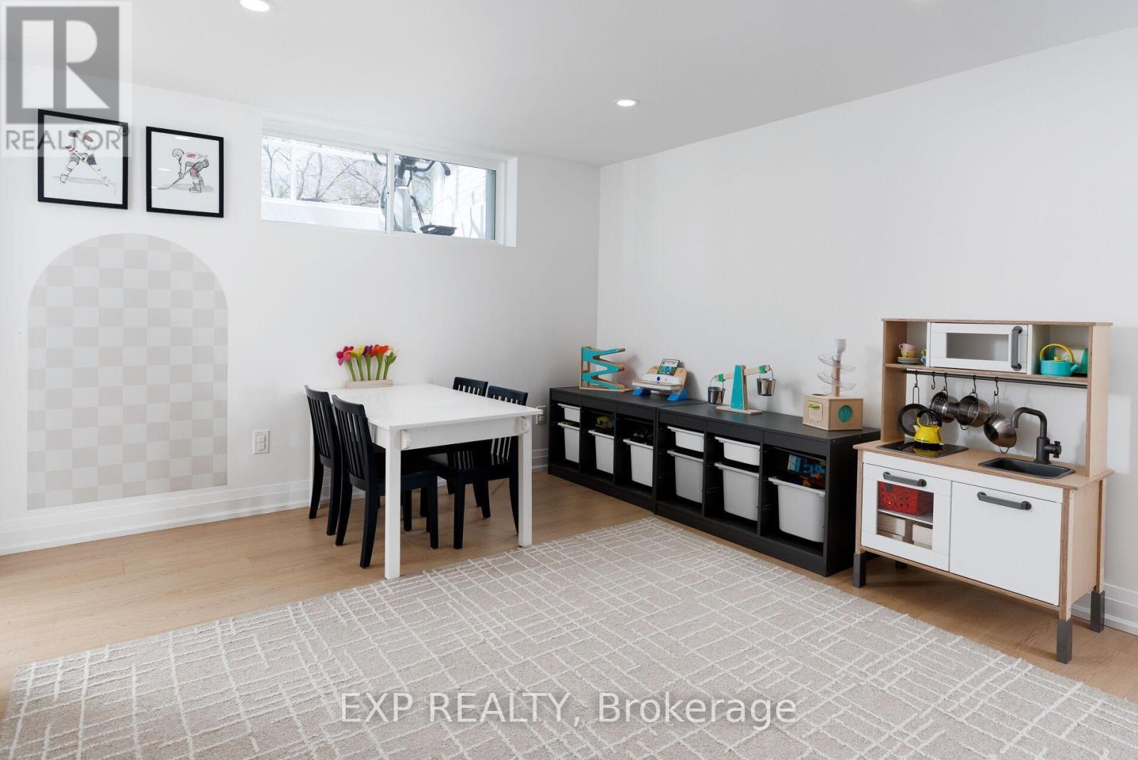 1761 Coram Crescent, Mississauga, ON - Indoor Photo Showing Other Room