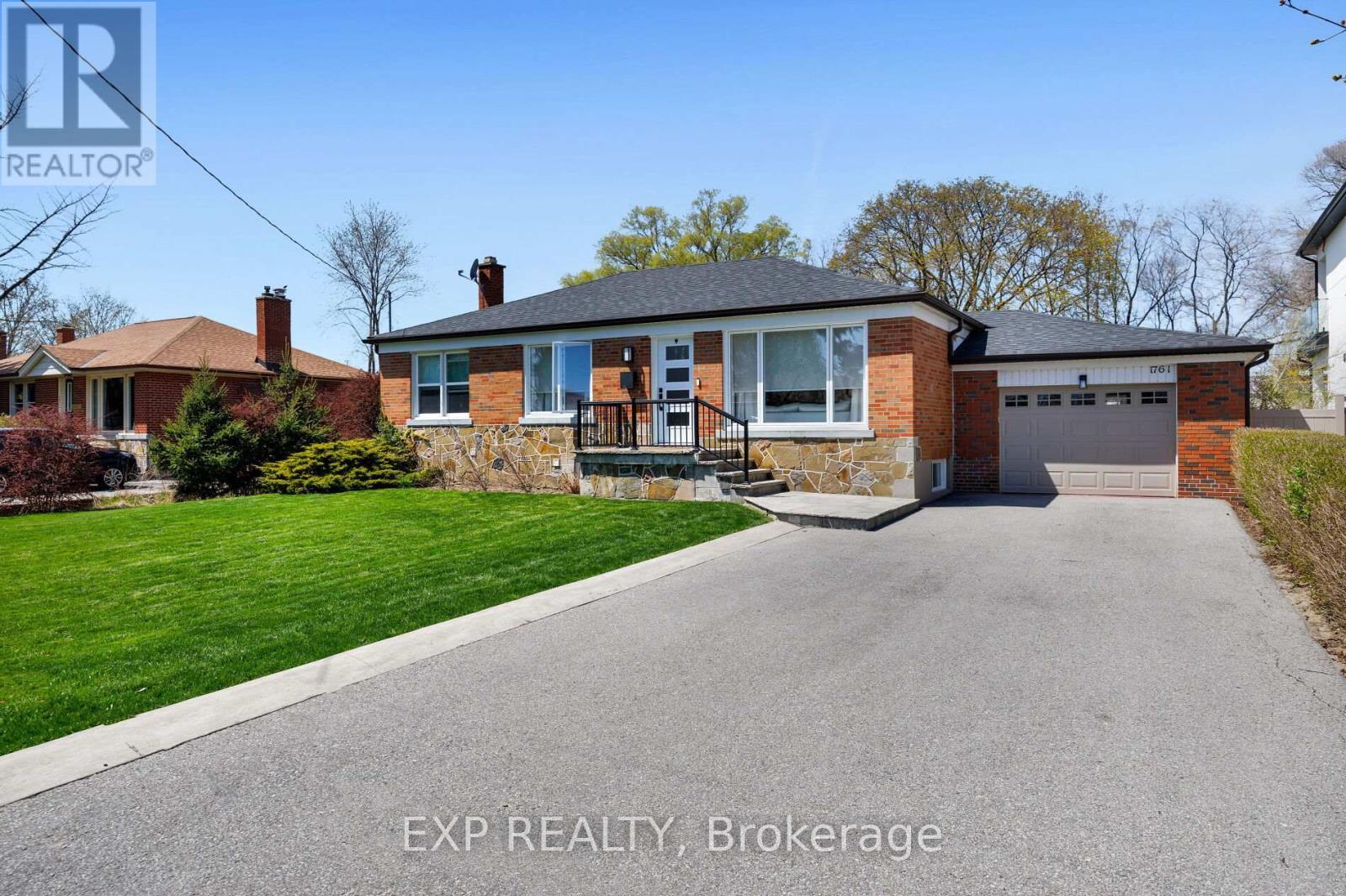 1761 Coram Crescent, Mississauga, ON - Outdoor With Facade