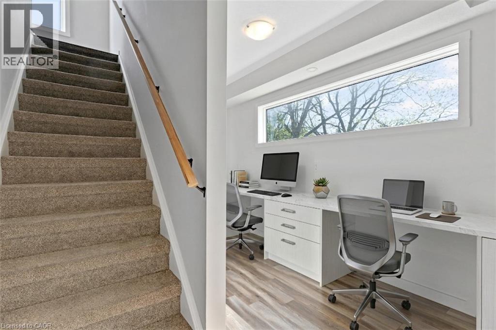 11 Eagle Hill, Cambridge, ON - Indoor Photo Showing Office