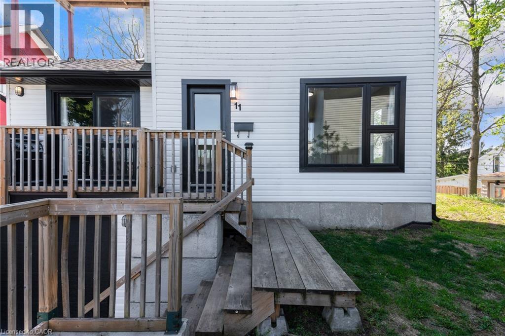 11 Eagle Hill, Cambridge, ON - Outdoor With Deck Patio Veranda With Exterior